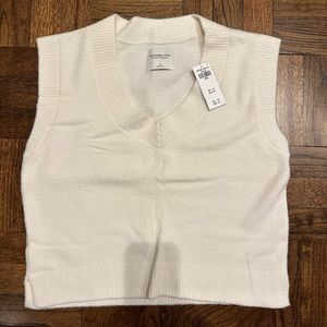 Abercrombie sweater vest softAF collection